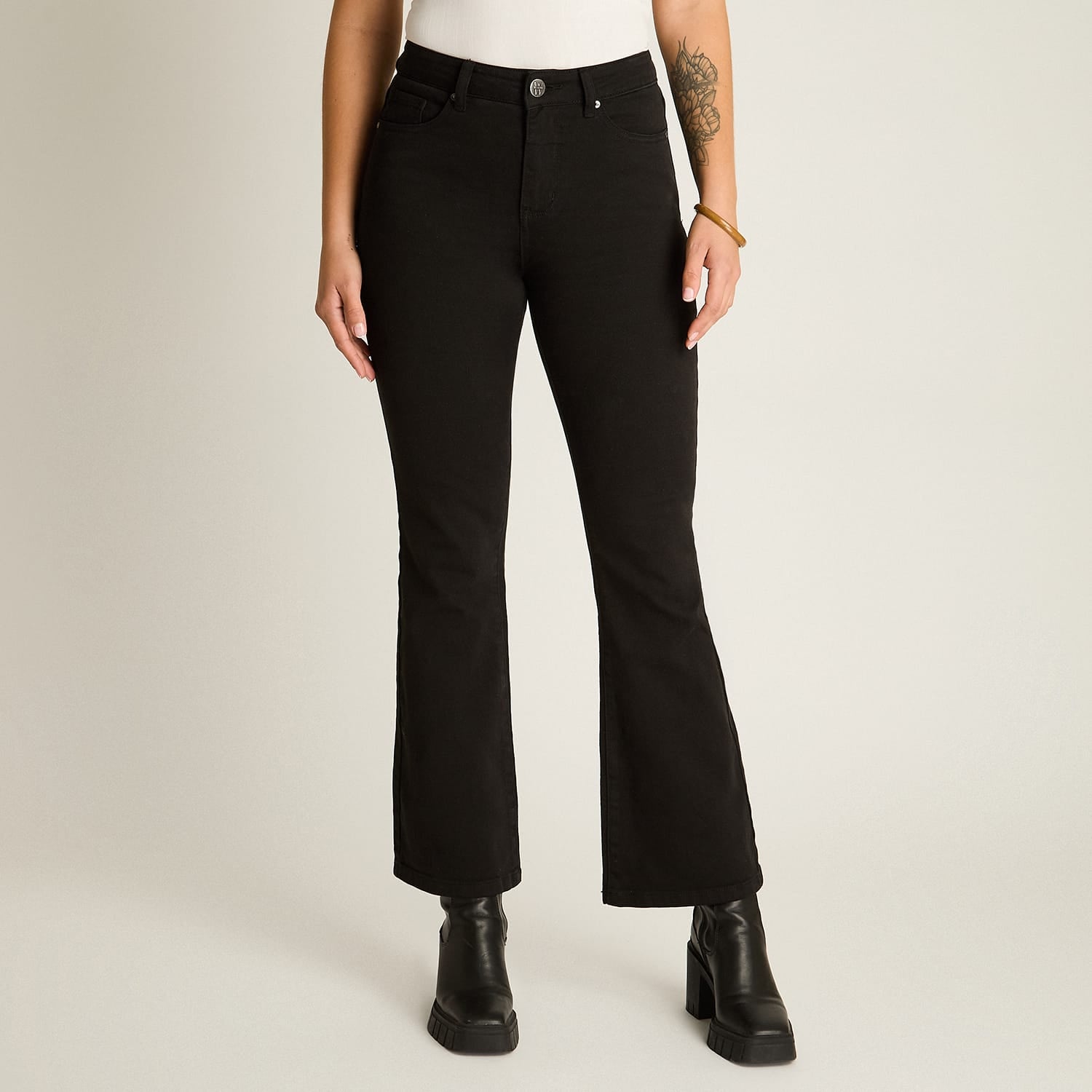 Jeans Negro Elasticidad Baja Sin Forro Calce Ajustado Tela Denim